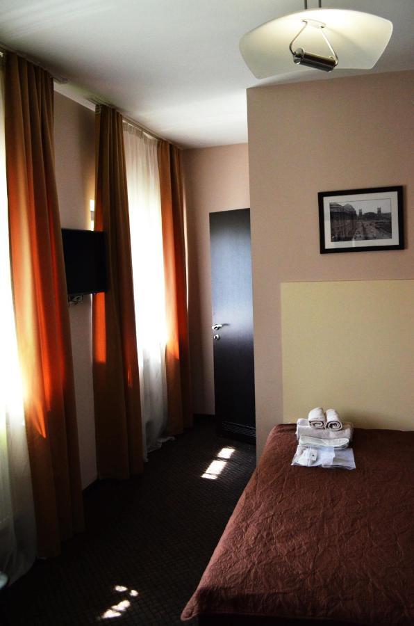 Tsaritsynskiy Hotel Харков Екстериор снимка